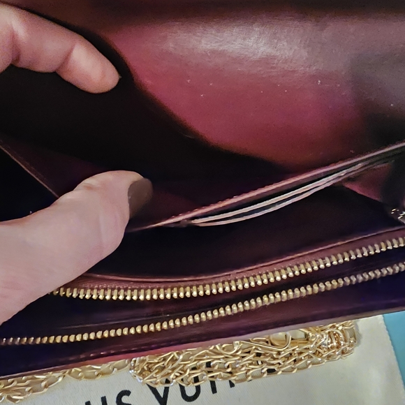 Louis Vuitton Monogram Vernis Sarah Wallet - Picture 10 of 14